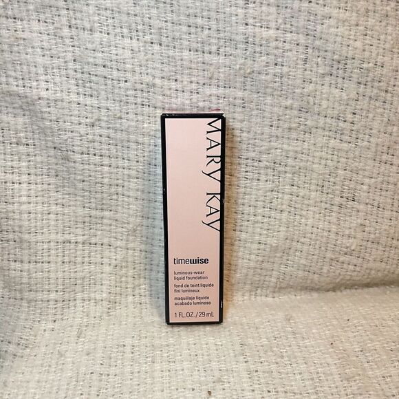Mary Kay Bronze 7 Timewise Luminous Wear Liquid Foundation‎ # 038720 NIB - Picture 1 of 3